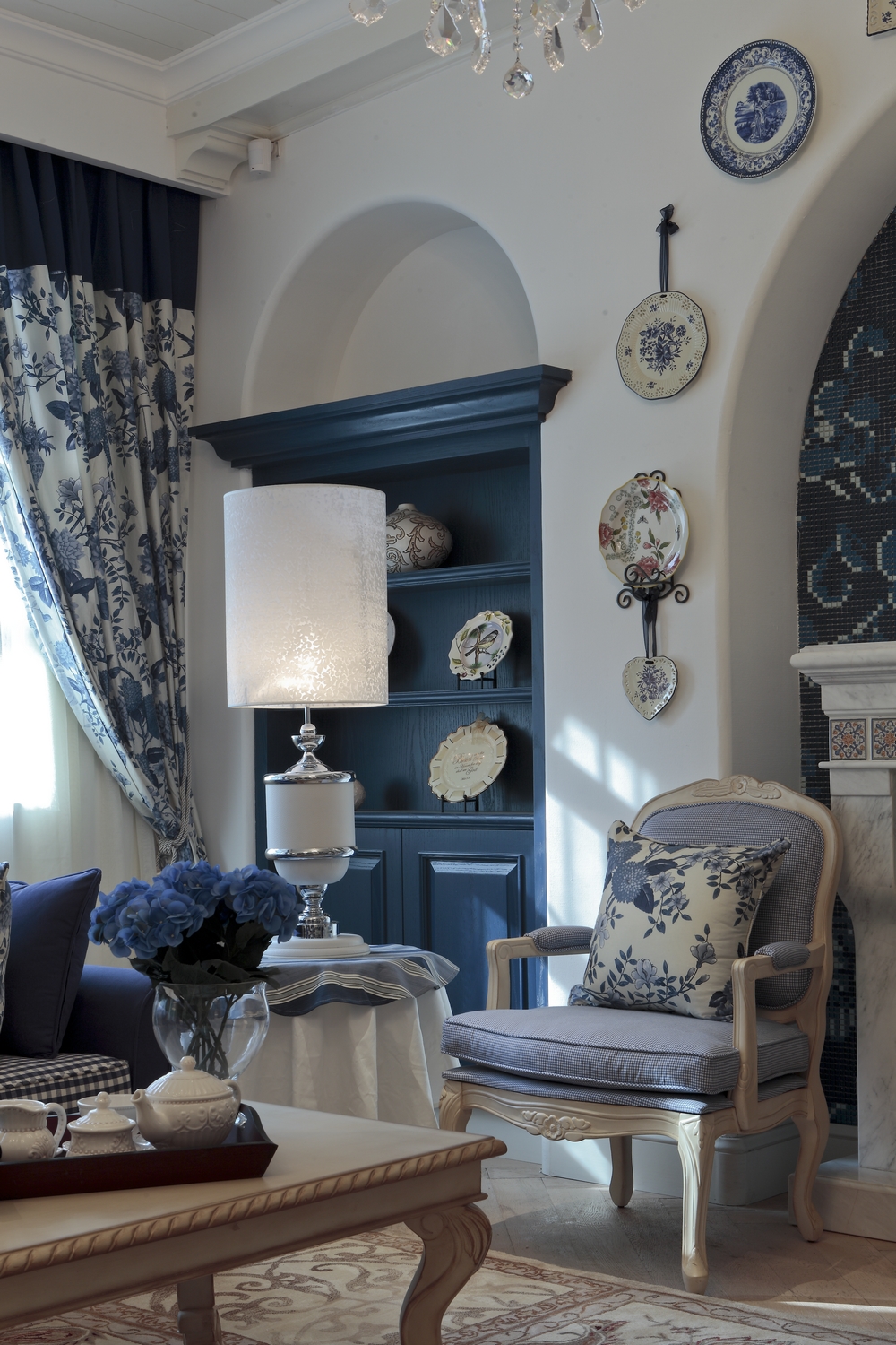 地中海 天伦庄园 超凡装饰 别墅 客厅图片来自沪上名家装饰在幽然、美好、恬静-天伦庄园实景的分享