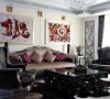 欧式的客厅，用浓重的黑色与棕色表现欧式的沉重，营造一种稳重、奢华的氛围。
