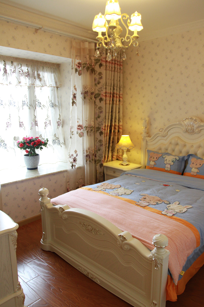 二居 简欧 白领 小资 卧室图片来自成都生活家装饰在95平米2居室简欧风情的分享