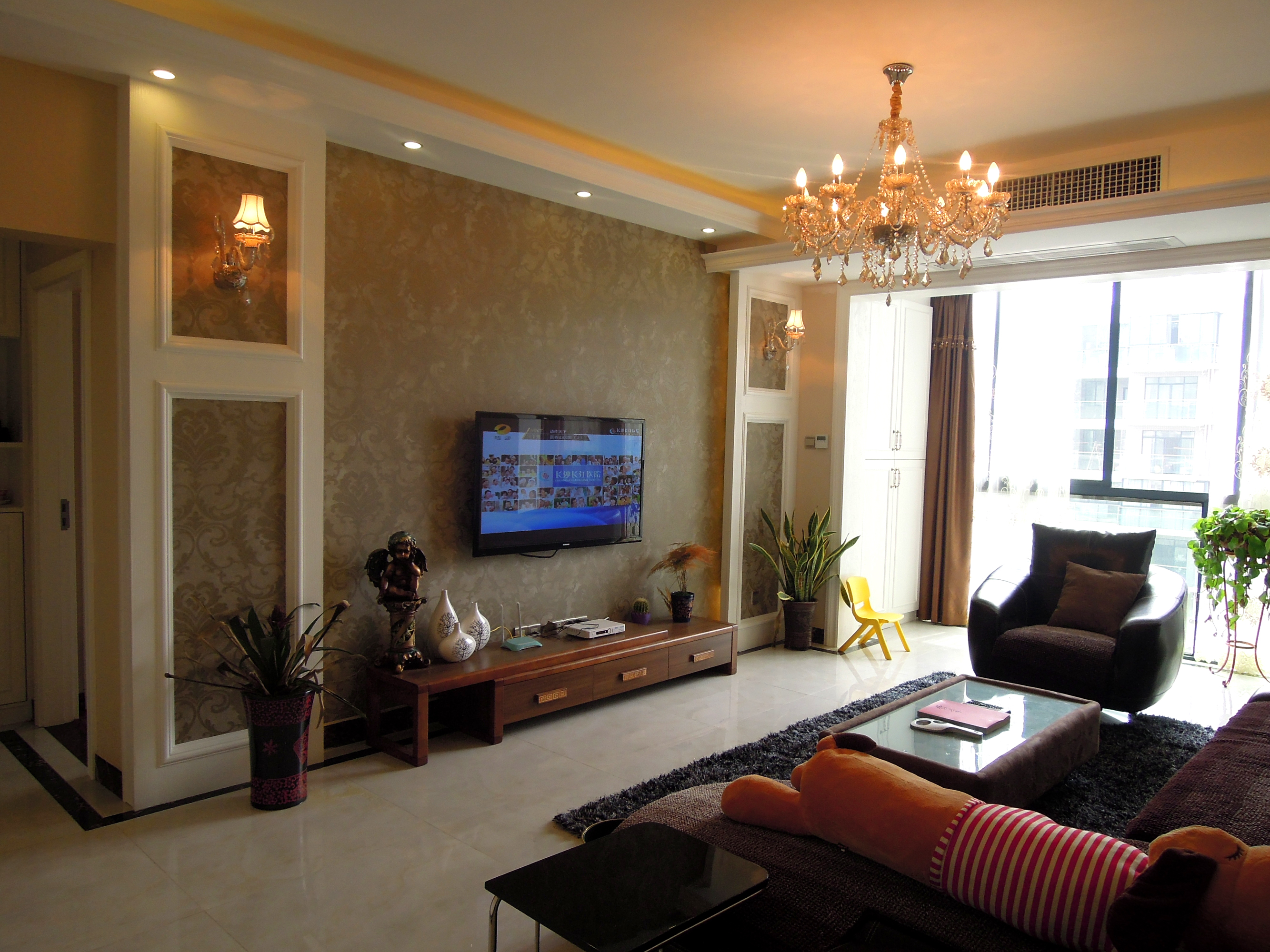 简约 欧式 混搭 白领 客厅图片来自长沙金煌装饰在湘江世纪城现代简欧的分享