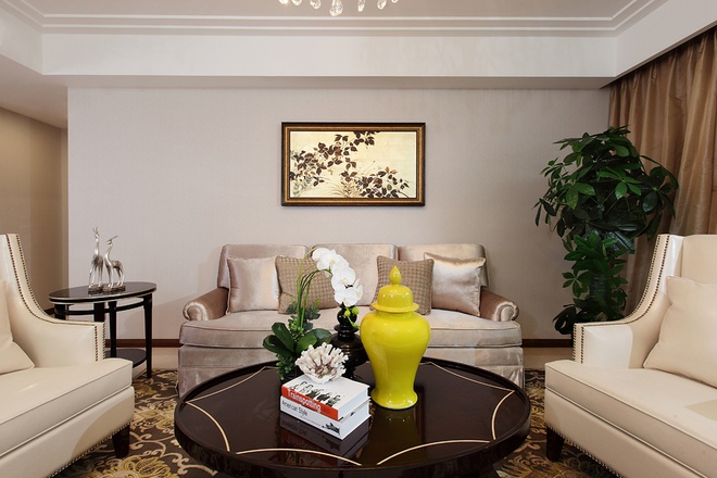 客厅图片来自家装大管家在92平新古典混搭时尚两居室的分享