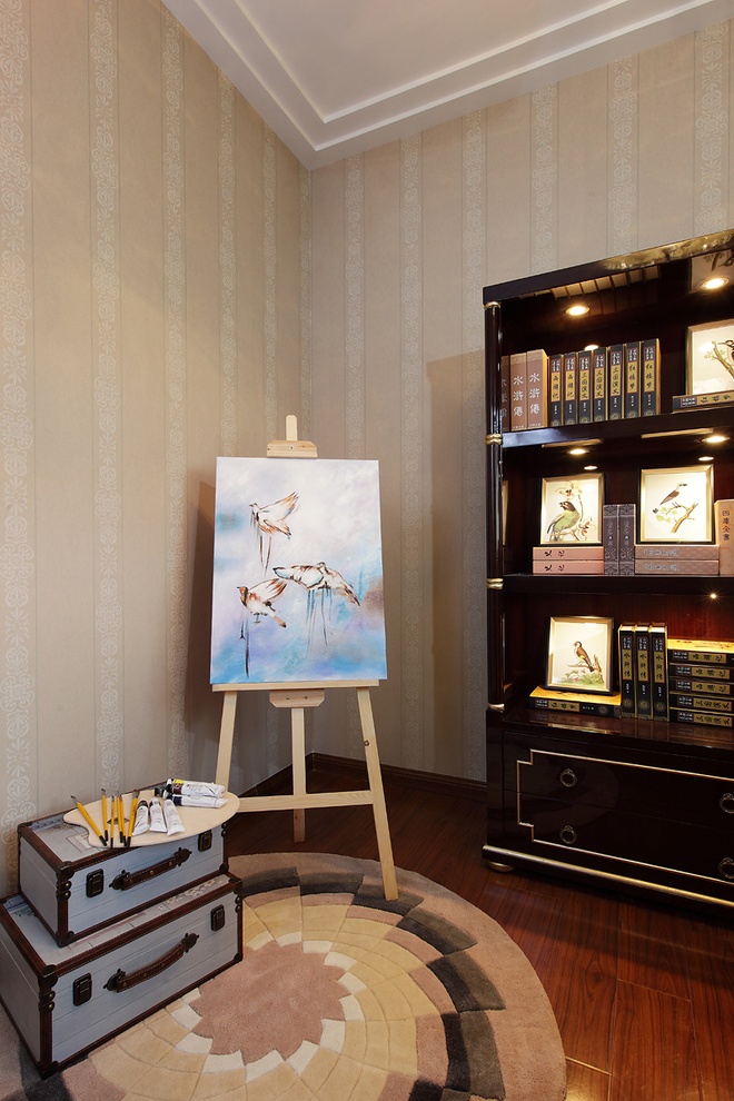 书房图片来自家装大管家在92平新古典混搭时尚两居室的分享