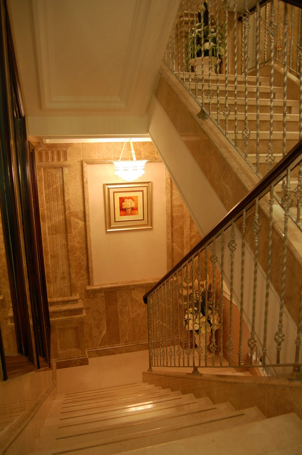 中式 别墅 慕尚家居 装修设计 世茂龙湾 楼梯图片来自慕尚族在世茂龙湾512平欧式风格的分享
