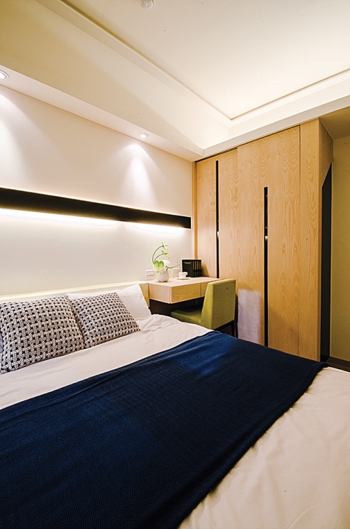 卧室图片来自武汉顶创装饰有限公司在金地雄楚一号的分享