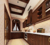 长形的厨房,有足够的空间来发挥创造。