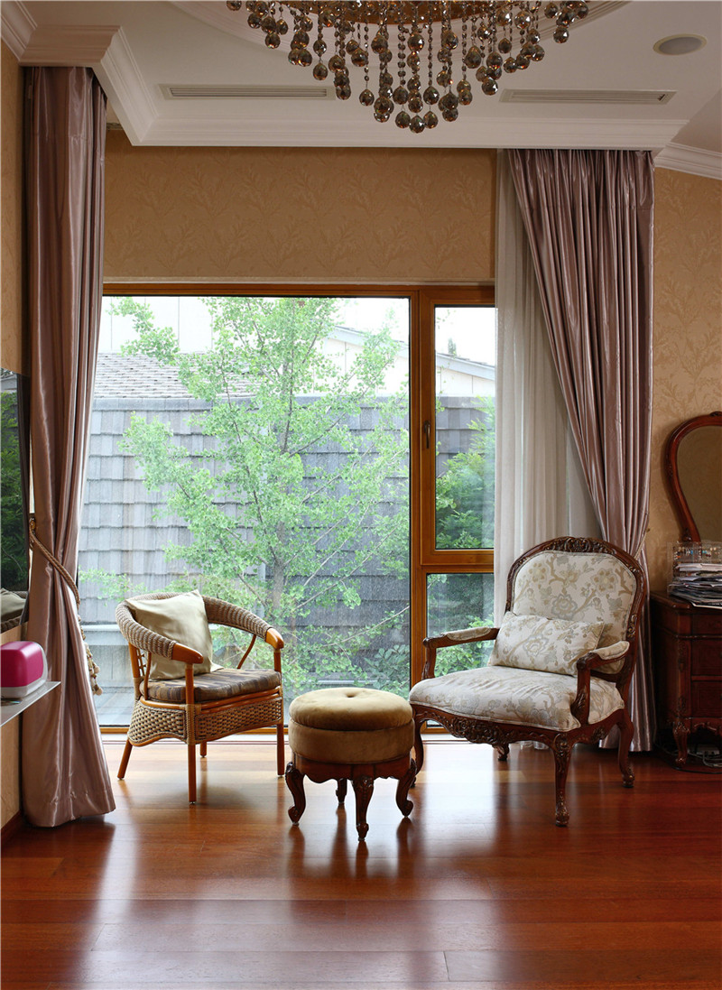 混搭 别墅 卧室图片来自尚层装饰张迪在西山艺境400平欧式混搭现代风格的分享