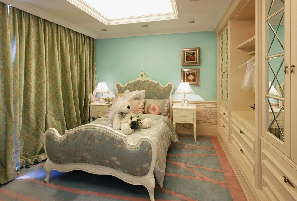 普罗旺世 别墅 新古典 法式 浪漫 卧室图片来自沪上名家装饰在魅力磁场--普罗旺世的分享