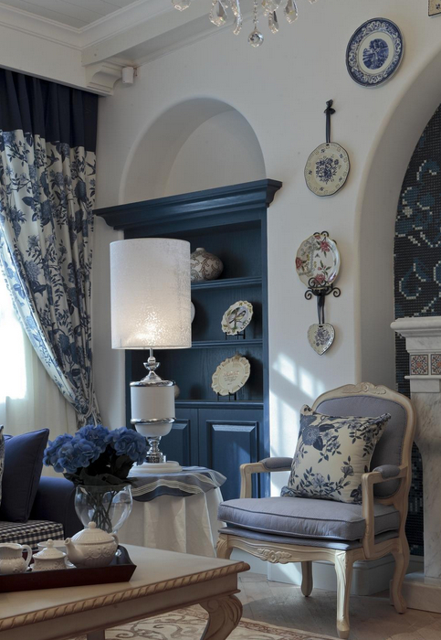 地中海 温馨 舒适 蓝与白 客厅图片来自成都生活家装饰在110㎡温馨地中海风格3居室的分享