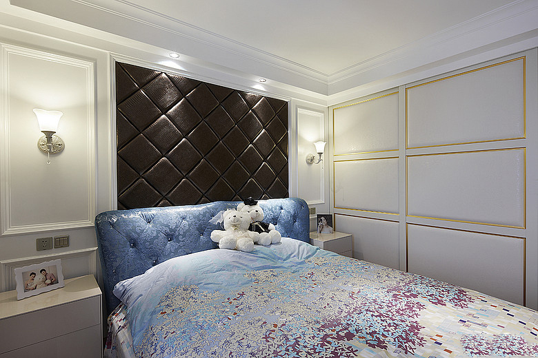 二居 现代 卧室图片来自实创装饰晶晶在全包13万95平现代古典婚房的分享
