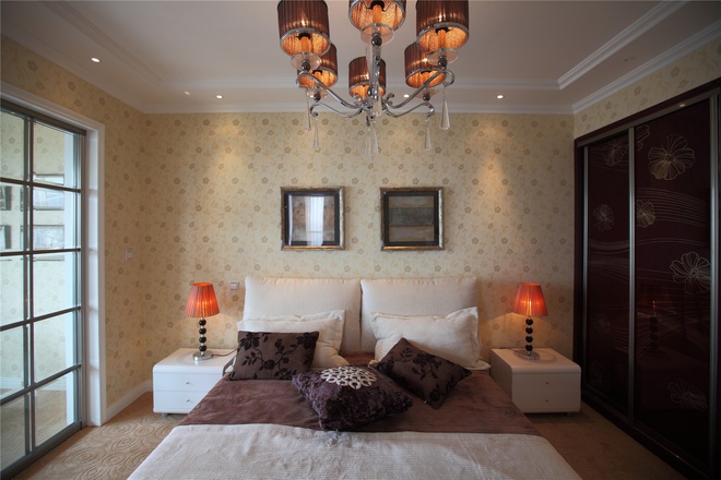 三居 混搭 卧室图片来自实创装饰晶晶在美女高管117平混搭时尚婚房的分享