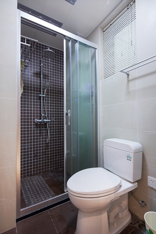 卫生间图片来自家装大管家在实用舒适第一 95平现代简约三居的分享