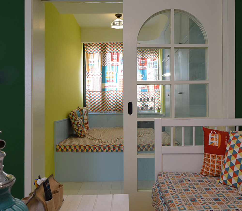 二居 白领 收纳 旧房改造 80后 小资 客厅图片来自今朝装饰小闫在地中海与美式相结合的分享