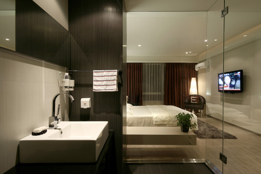 二居 混搭 后现代 客厅 婚房 卧室图片来自实创装饰晶晶在95平后现代大自然般舒适设计的分享