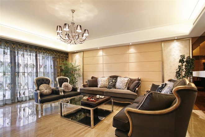 客厅图片来自家装大管家在精致舒适生活 110平欧式奢华3居的分享