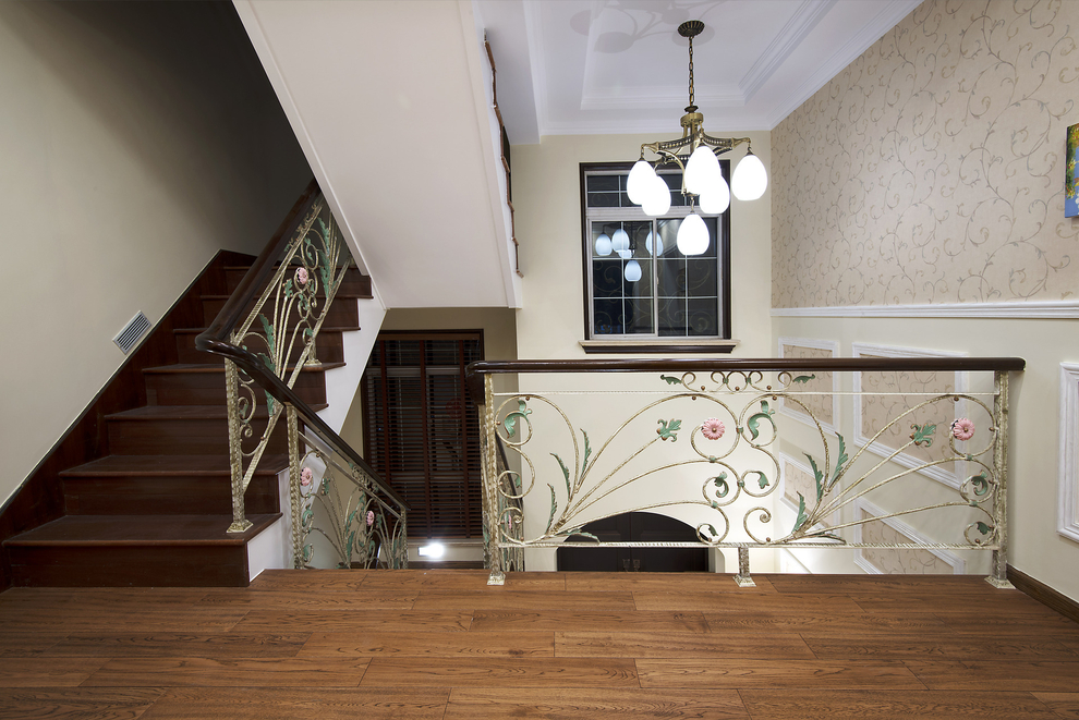 美式 别墅 超凡装饰 楼梯图片来自沪上名家装饰在美式别墅--和谐、愉悦登封御景台的分享