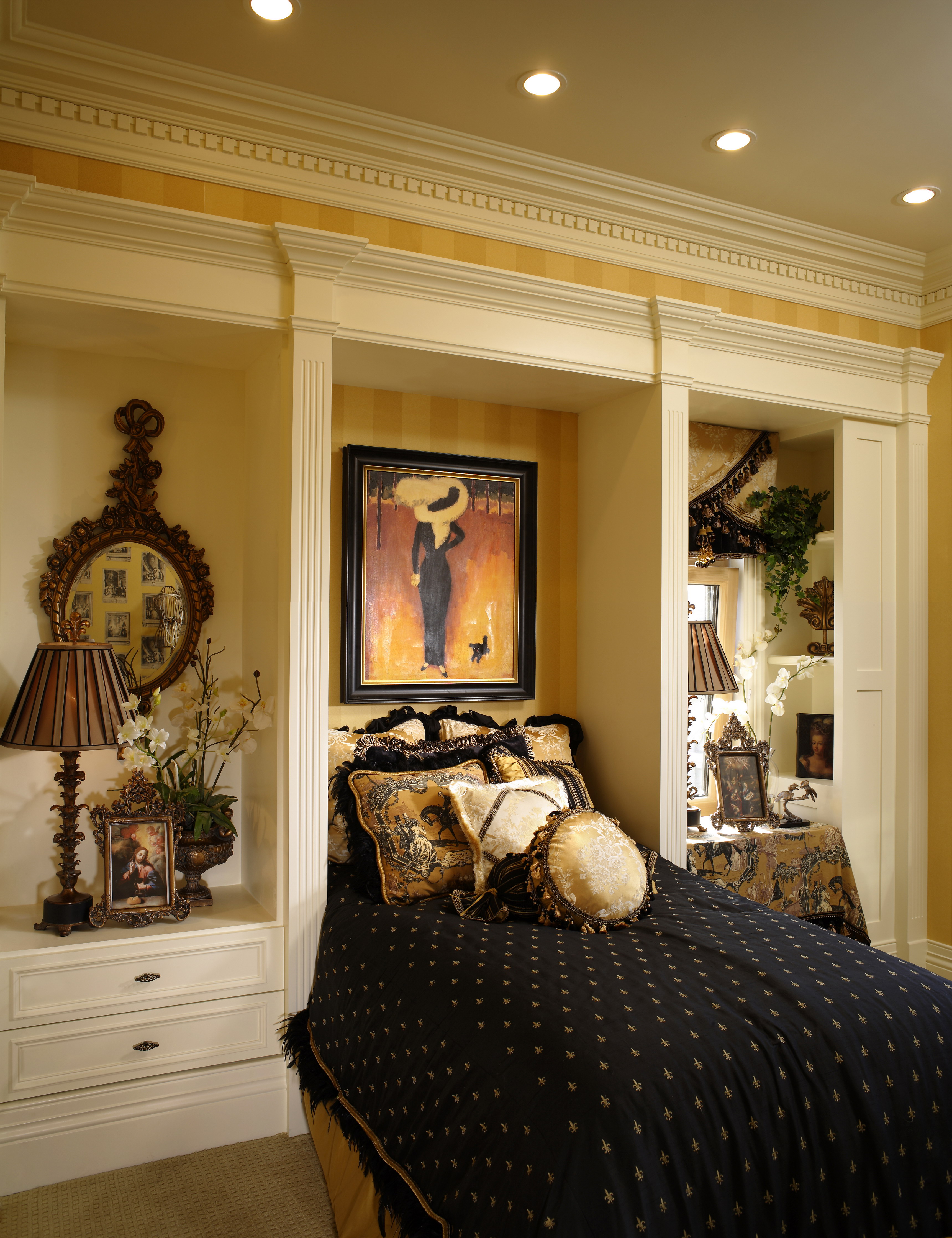 欧式 田园 混搭 别墅 法式 独栋 300多平 奢华 经典 卧室图片来自高度国际装饰王伟在【保利垄上】---法式的奢华的分享