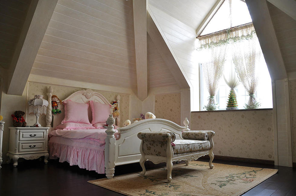 简约 欧式 别墅 卧室图片来自长沙金煌装饰在半山丽墅的分享