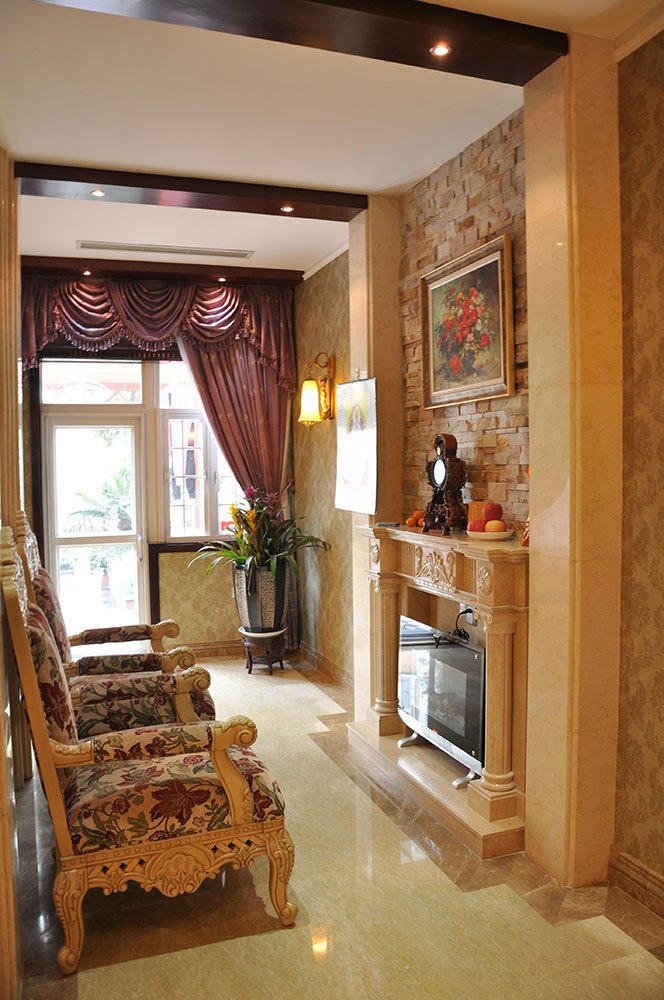 简约 欧式 别墅 客厅图片来自长沙金煌装饰在半山丽墅的分享
