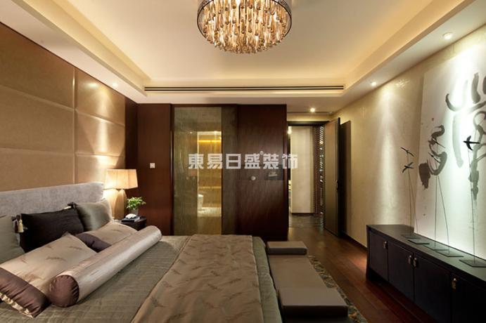 新古典 三居 卧室图片来自武汉东易日盛在世茂锦绣长江--新古典--周滨的分享