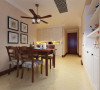 本户型为华夏国际公寓四室两厅一厨三卫174平米的户型，本案设计风格为美式风格。