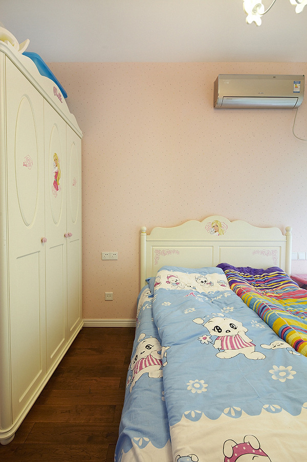 简约 欧式 四居 阿拉奇设计 家庭装修 保利华都 卧室图片来自阿拉奇设计在简欧生活家庭装修的分享
