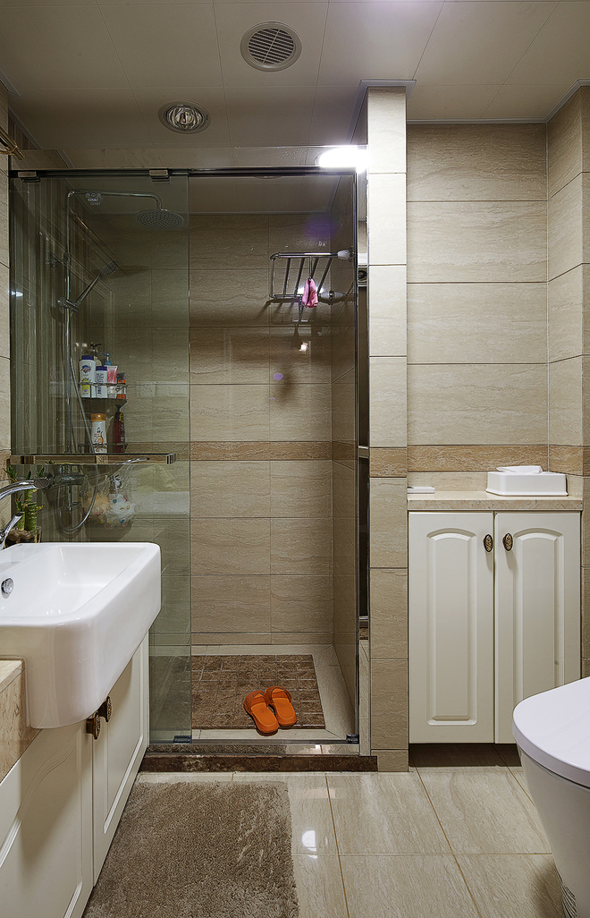 三居 简欧 卫生间图片来自实创装饰晶晶在上海139平三居简欧风格温馨居的分享