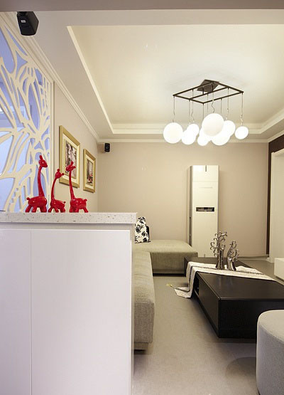 简约 三居 白领 收纳 玄关图片来自家装E站重庆体验店在90㎡现代简约风格美宅，超级赞！的分享