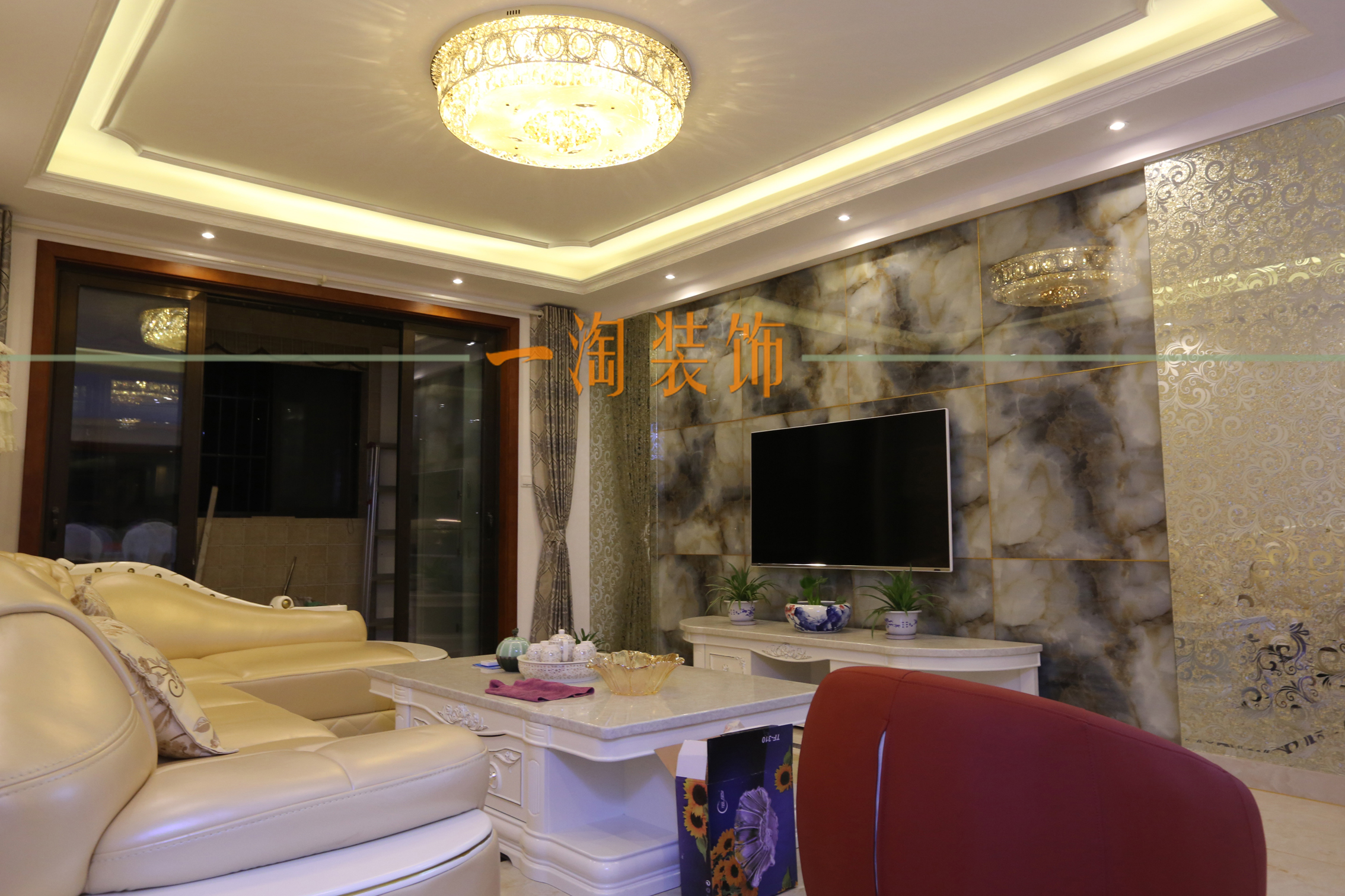 欧式 简约 客厅图片来自苏州一淘装饰在现代欧式梧桐公馆的分享