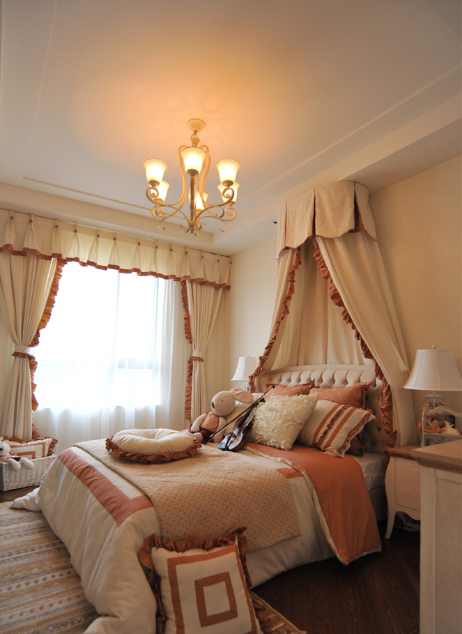 简约 欧式 三居 小资 卧室图片来自成都生活家装饰在132㎡定格温馨欧式风格的分享
