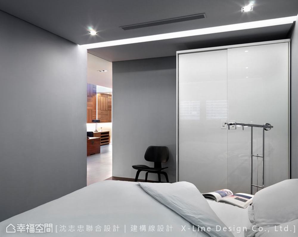 三居 现代 跃层 卧室图片来自幸福空间在与年轻人无代沟 185平老屋变时尚的分享