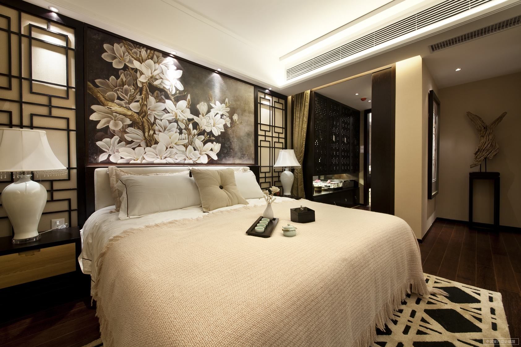 新中式 古典 四居 效果图 卧室图片来自实创装饰范范在鸟语茶香的分享