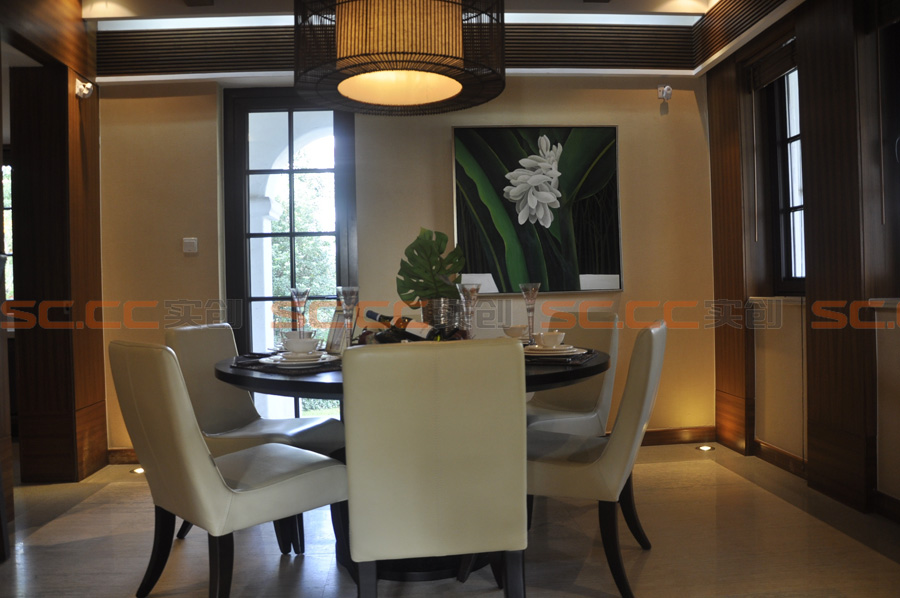独栋别墅 装修 东南亚 餐厅图片来自南京实创装饰夏雨荷在钟山高尔夫-东南亚风情的分享