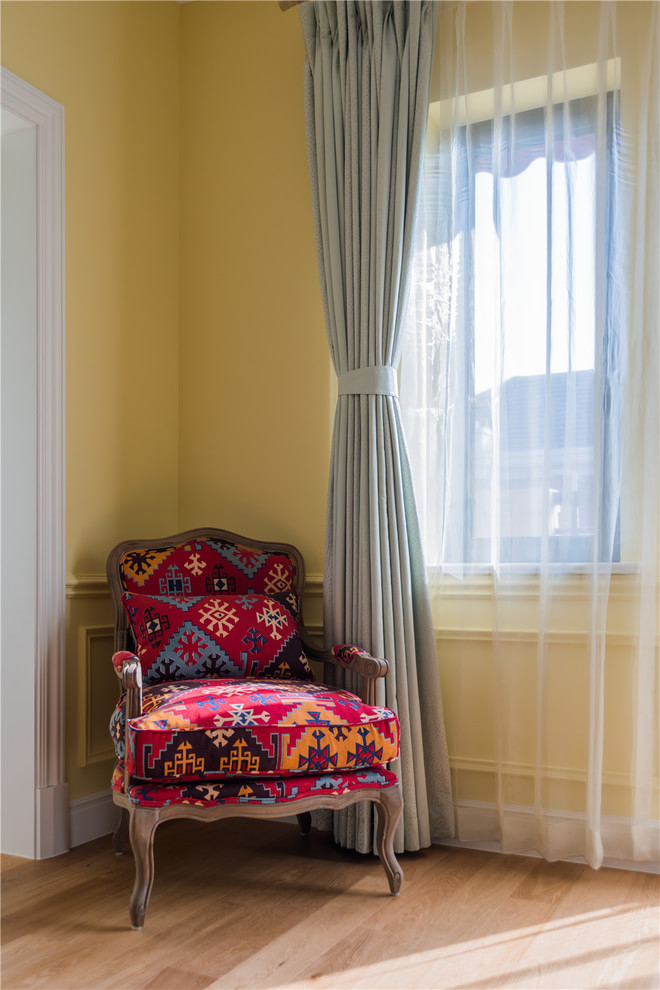 卧室图片来自家装大管家在英式情调复式家 200平大气别墅的分享