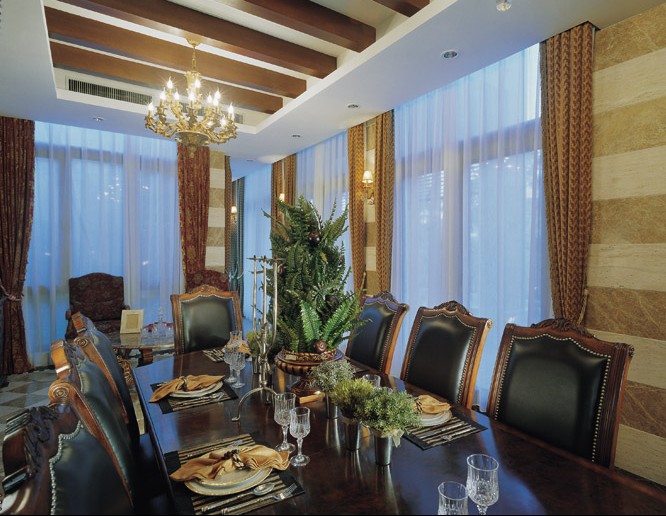 餐厅图片来自芙蓉锦程装饰有限公司在保利蝴蝶谷古典欧式的分享