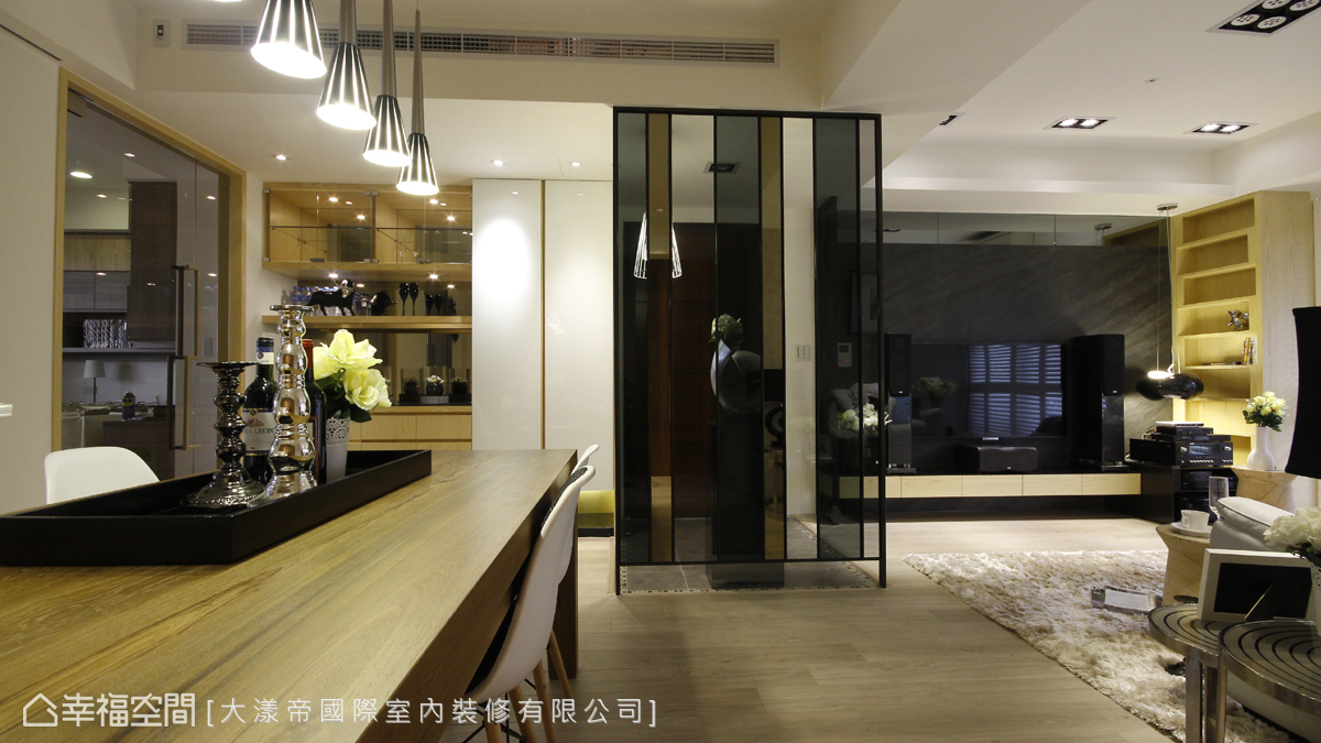 幸福空间 高端设计 台湾设计师 美式风格 客厅图片来自幸福空间在132平现代轻美式 悠活况味的分享