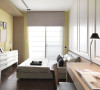卧室空间色彩以亮黄色系、米白色系为主，局部深色做点缀及衬托。家具用品都十分间致、新颖，现代感十足。