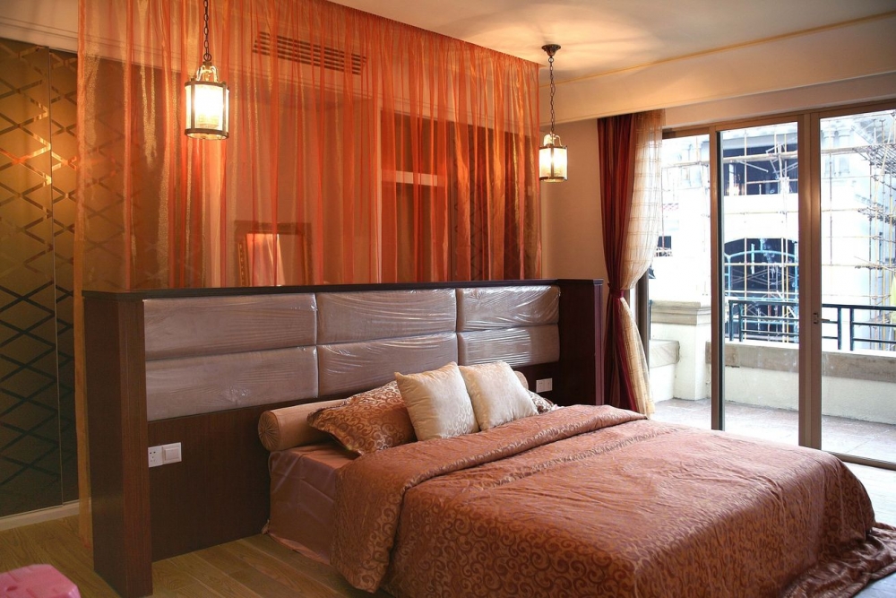 别墅 欧式 卧室图片来自上海倾雅装饰有限公司在美式新古典的分享