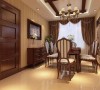 此户型为宏城御溪园小高层标准层2室2厅1卫1厨户型,设计风格为美式风格。