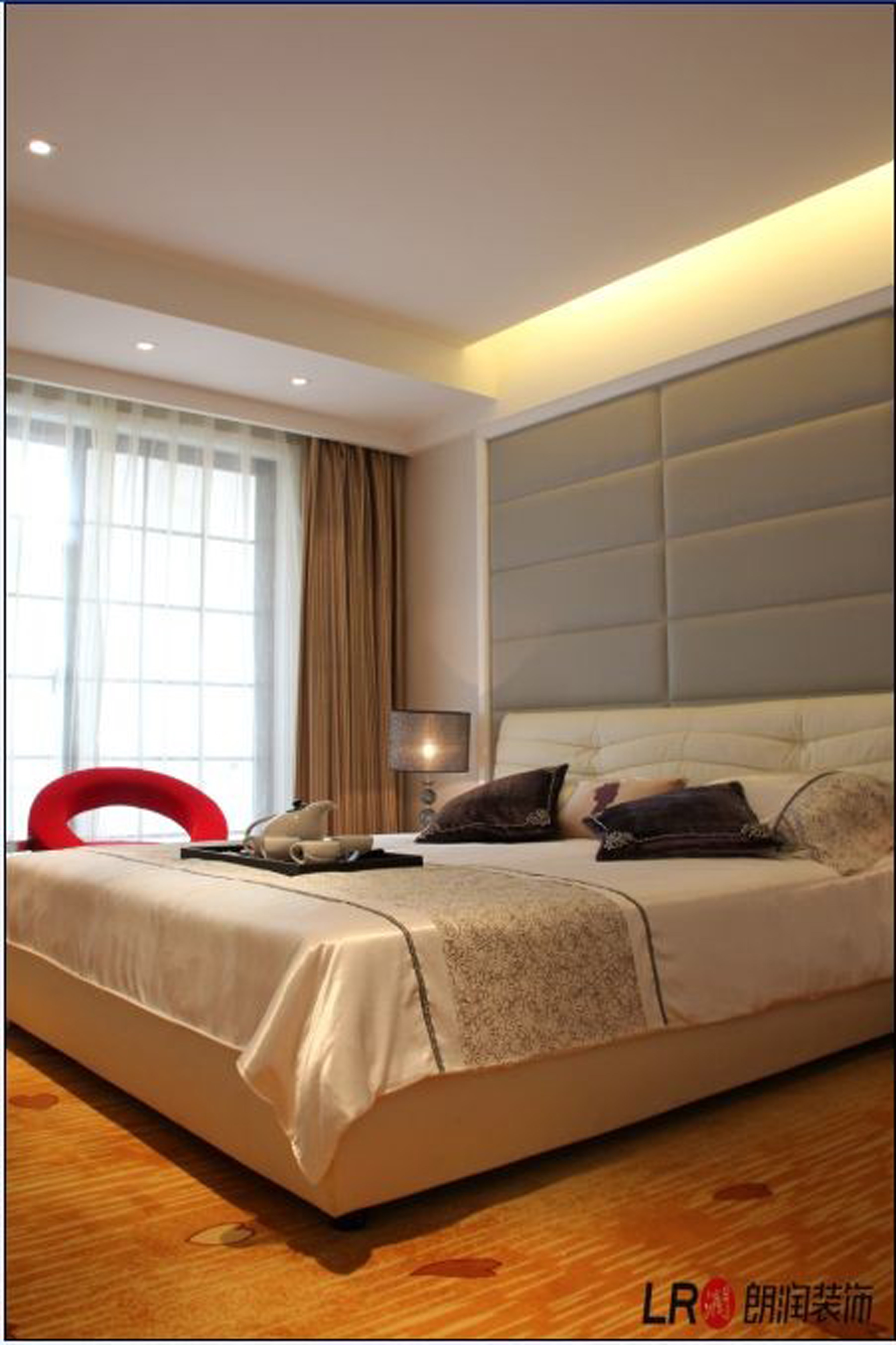 欧式 现代 简约 卧室图片来自朗润装饰工程有限公司在龙湖金楠天街—欧式现代，109m2的分享