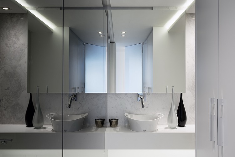 简约 复式 黑白搭配 80后 卫生间图片来自实创装饰上海公司在黑白搭配现代简约生活的分享