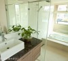 降板式的浴缸设计，让泡澡有着景观的惬意享受。