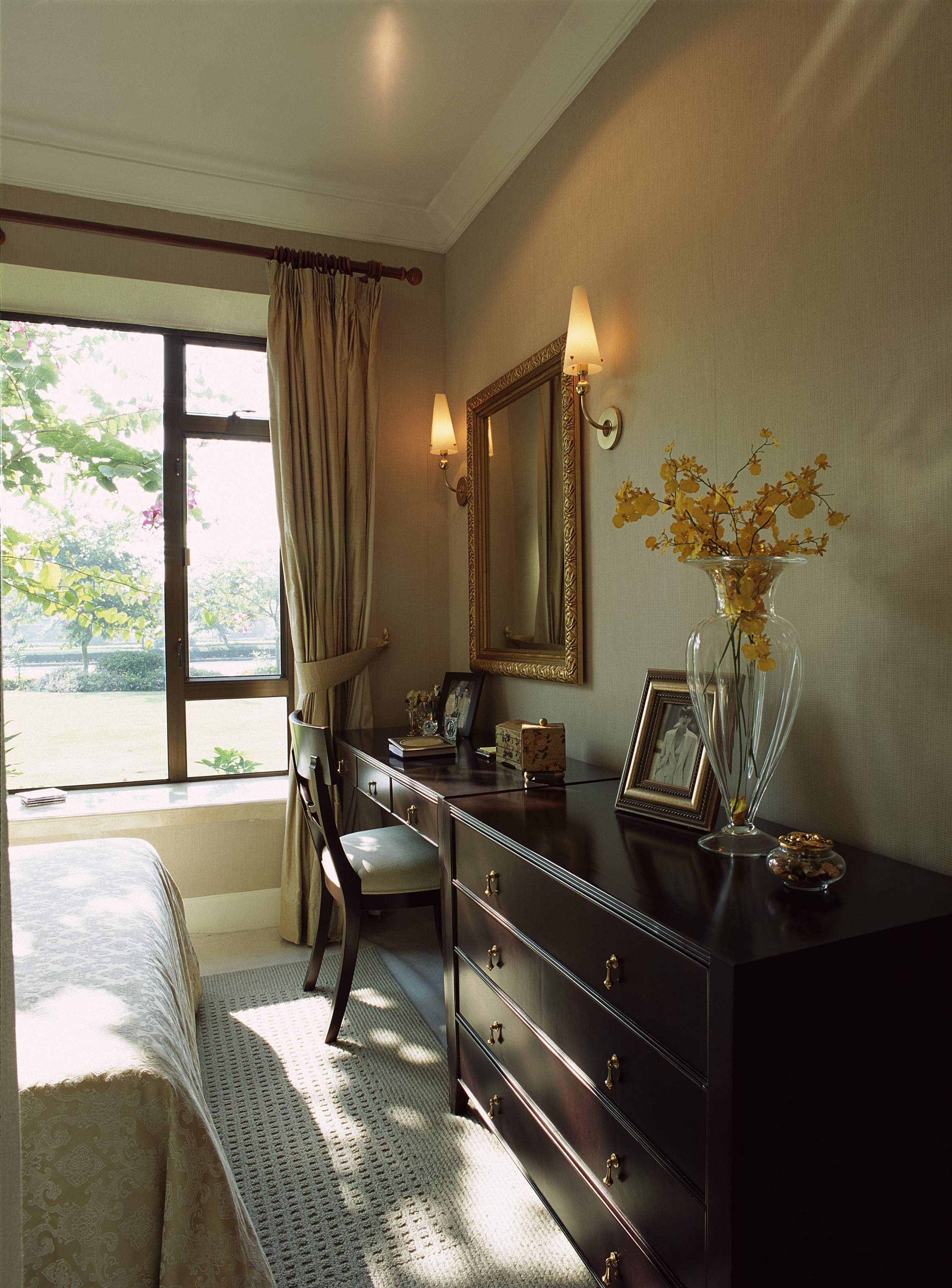 客厅图片来自北京原创艺墅小美在AL-观澜豪园的分享