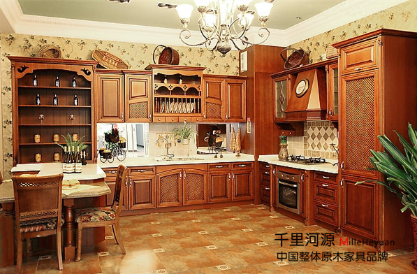 欧式 橱柜 酒柜 别墅 客厅 卧室 厨房图片来自千里河源Milleheyuan在欧式橱柜 酒柜 衣柜的分享