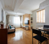 楼盘-宏景明夏 88㎡客厅瓷砖改用地板.家具采用最简单具有个性的