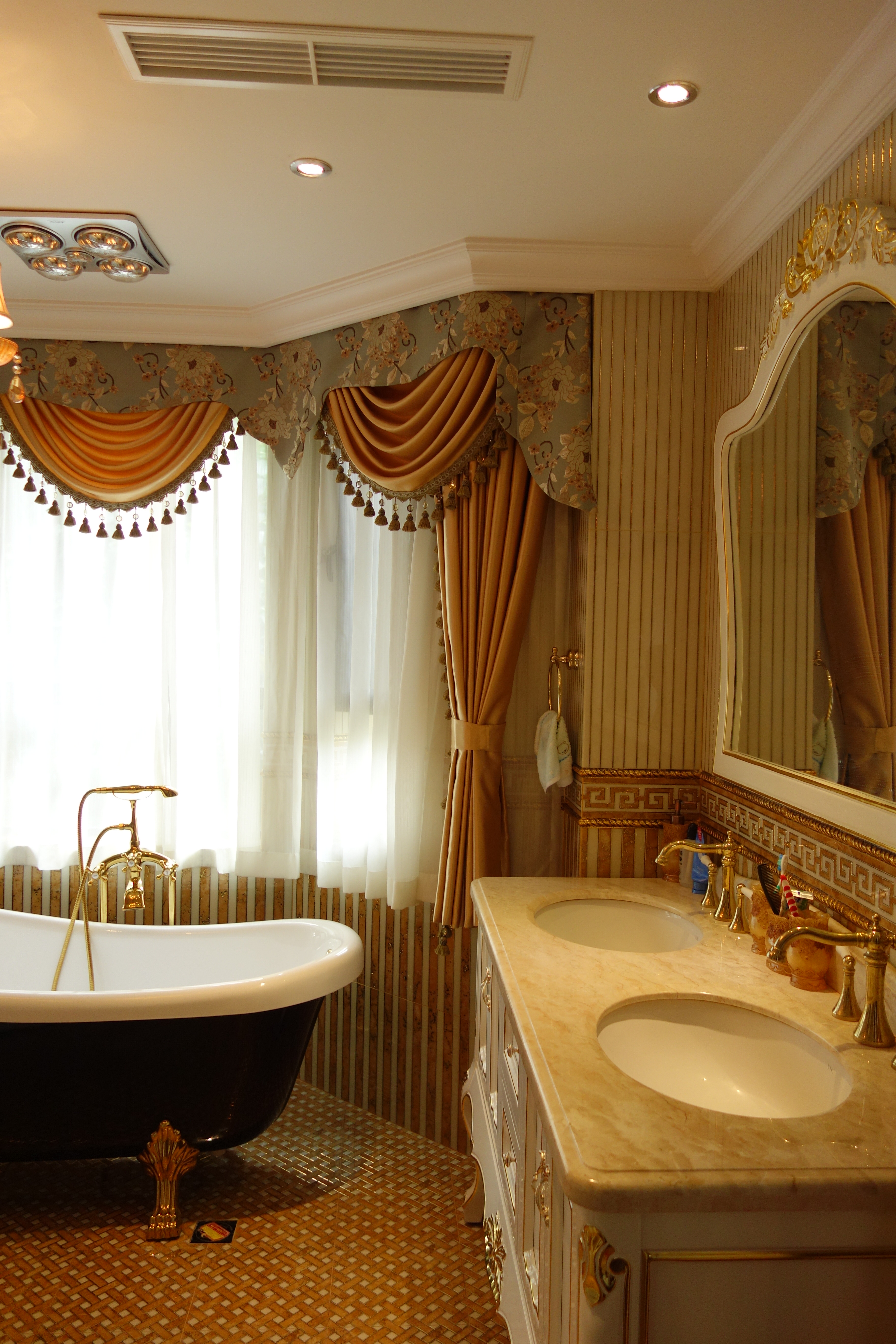 欧式 别墅 新古典 卫生间图片来自武汉东易日盛在保利十二橡树-新古典-张华的分享
