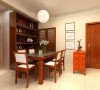 这次的现代简约与平时不同的是家具全部选用偏棕色的原木色系，所以设计效果上很有自然古朴的感觉。