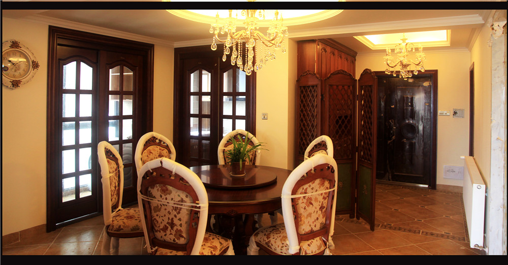 欧式 混搭 白领 80后 小资 餐厅图片来自长沙金煌装饰在融科东南海四室两厅欧式风格的分享