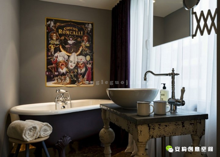 酒店 卧室 设计 软装 装饰 配饰图片来自张子浩Eric在维也纳25Hours酒店设计的分享