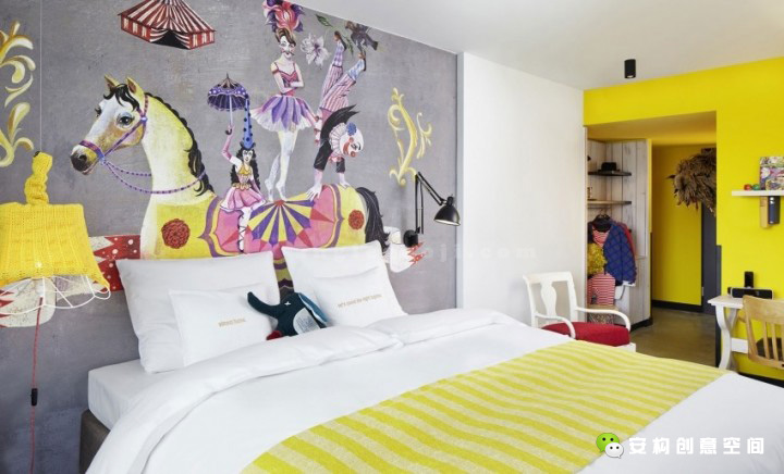酒店 卧室 设计 软装 装饰 配饰图片来自张子浩Eric在维也纳25Hours酒店设计的分享