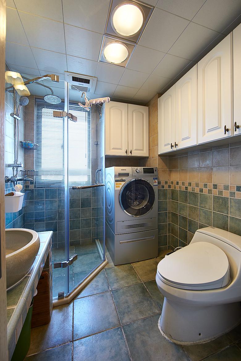 卫生间图片来自家装大管家在93平地中海美式 清新舒适生活的分享